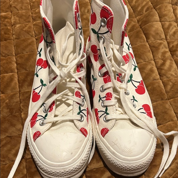 Converse Cream High-Top Sneakers - Picture 4 of 4